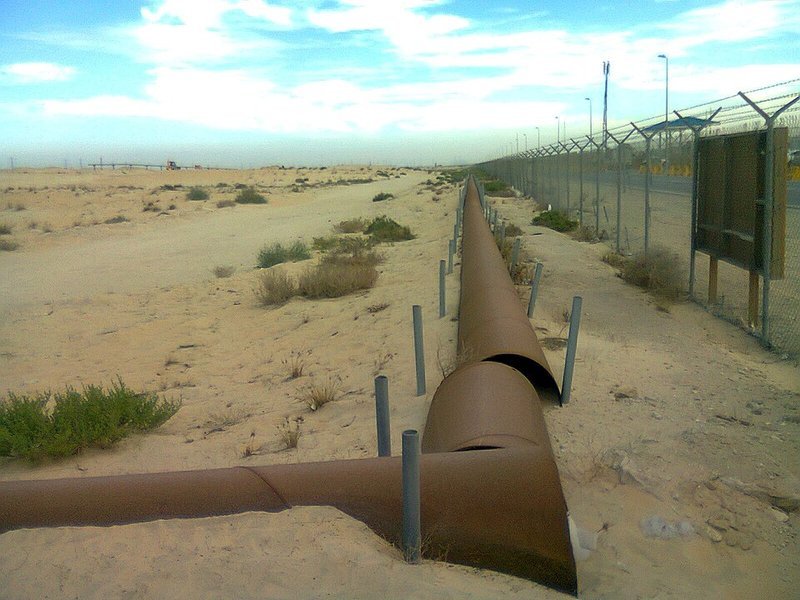 Desert oil pipeline infrastructure related to Saudi East-West pipeline and Yanbu export stocks