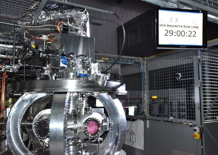 Glowing plasma discharge inside a small fusion research device
