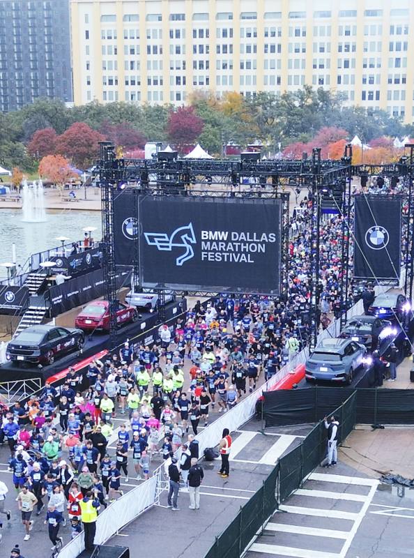 Runners in the Dallas Marathon