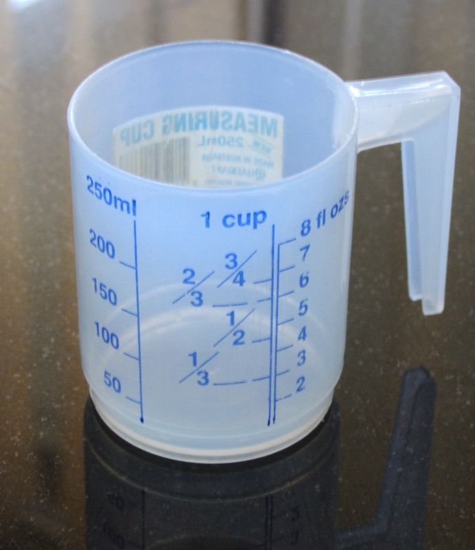 A simple measuring cup