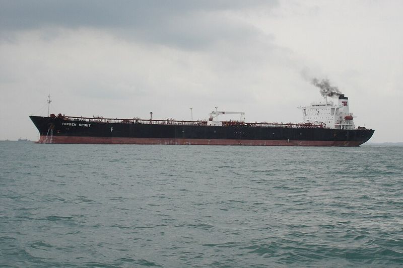 An Aframax-class oil tanker at anchor (illustrative, not the Aframax Rio)